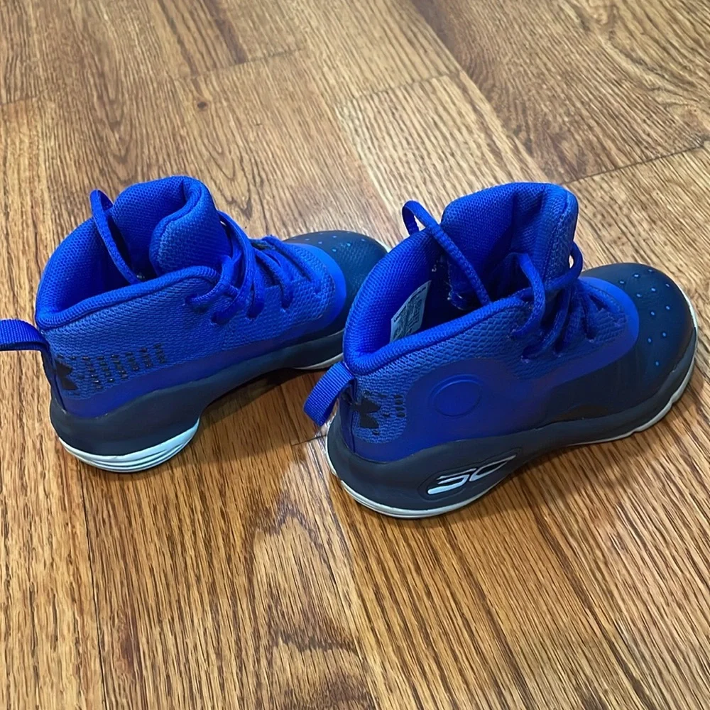 Kid’s Under Armour Curry 4 More Fun Royal Blue Tennis Shoes/Sneakers. Size 6K.
